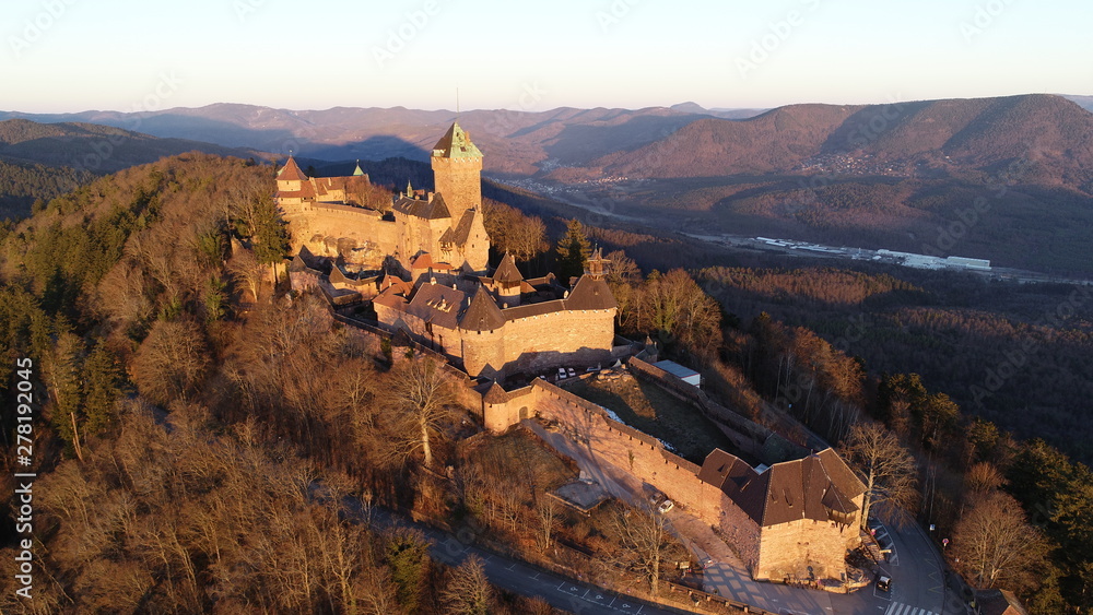Chateau du Haut-Koenigsbourg vu en drone