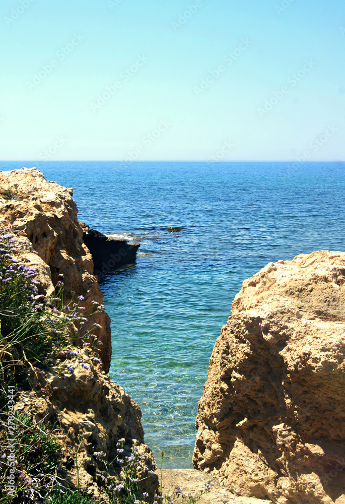 the sea and rocks
