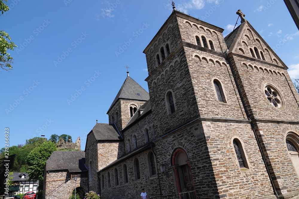 Kirche Maria Verkündigung und Burgruine, Altenahr