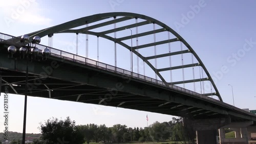 Siouxland Veterans Memorial Bridge, low angle