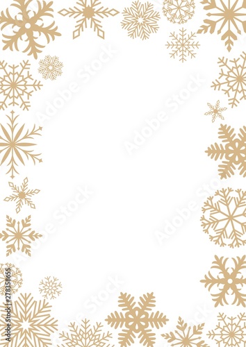 Goldene frostige Schneeflocken auf einem weißen Hintergrund. Goldenes Schneeflocken Muster als Rahmen. Für Briefe, Grußkarten, Fotorahmen oder als Hintergrund.