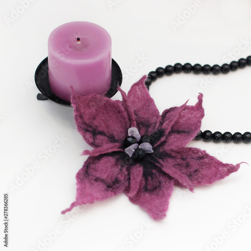 brooch of felting flower lily
