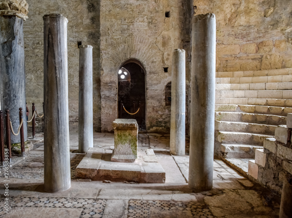 Φωτογραφία The altar of the church of St. Nicholas in Turkey, Demre.