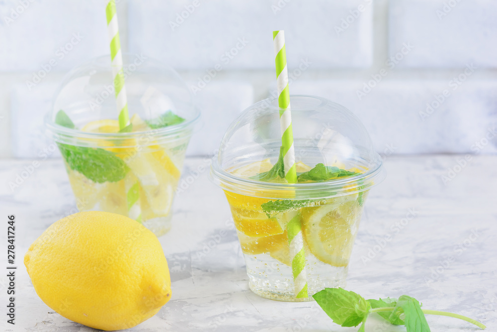 Fototapeta premium Cool Cleansing Water with Lemon and Mint Leaf