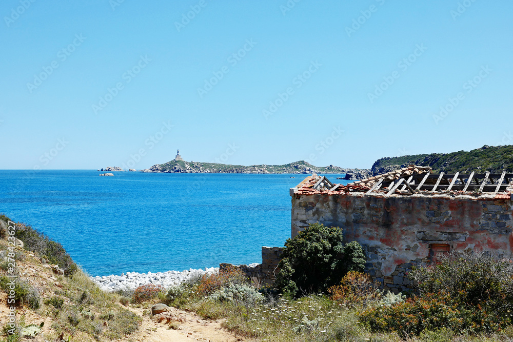 Sardinien Villasimius verfallenes Haus am Capo Carbonara