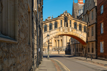 Fototapete Seufzerbrücke Hertford Bridge Oxford sonniger Himmel  © Karina Kowalska