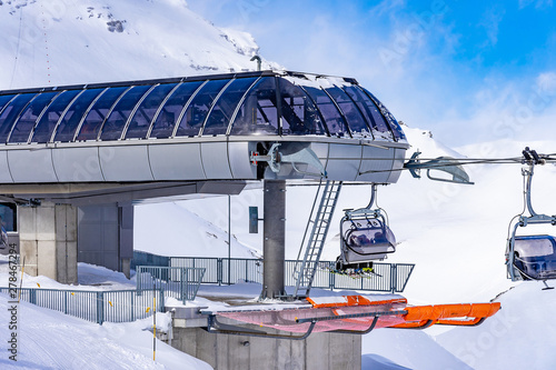 Fototapeta Naklejka Na Ścianę i Meble -  Gondola ski station building in amazing snow mountain upper station Birg in swiss alps in Murren, Switzerland.