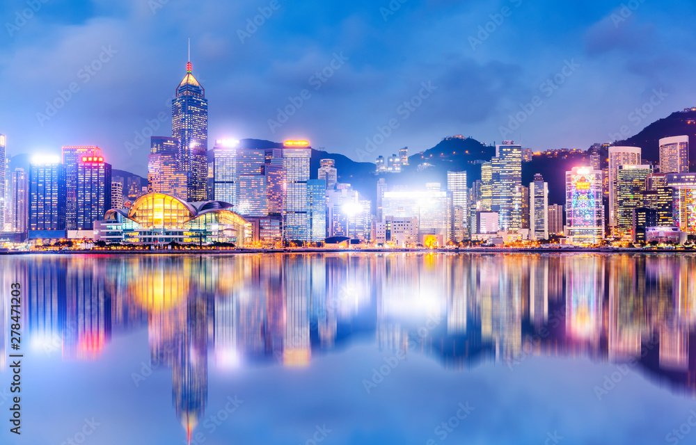 Fototapeta premium Nightscape and Skyline of Urban Architecture in Hong Kong..