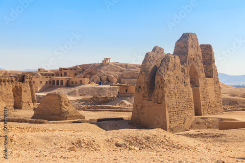 Tableau sur toile Archaeological site near the temple of Hatshepsut in Deir el-Bahri
