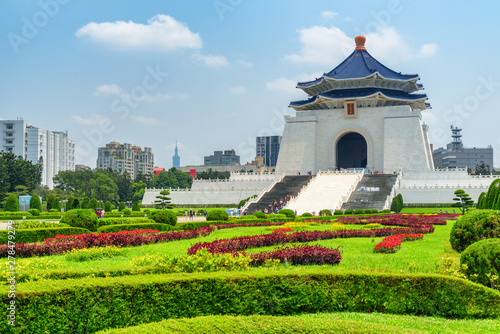 Amazing view of the National Chiang Kai-shek Memorial Hall