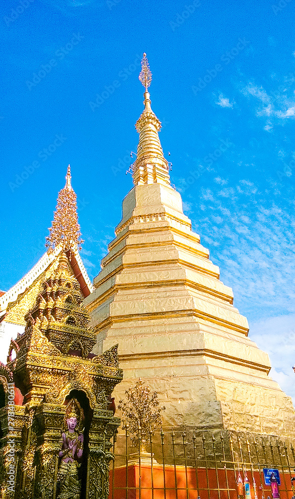 Fototapeta premium Wat Phra That Cho Hae, Phrae Thailand