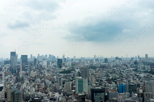 梅雨空の東京　高層ビルからの眺望 © EISAKU SHIRAYAMA