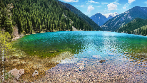 Fototapeta Naklejka Na Ścianę i Meble -  Landscape with clear mountain lake