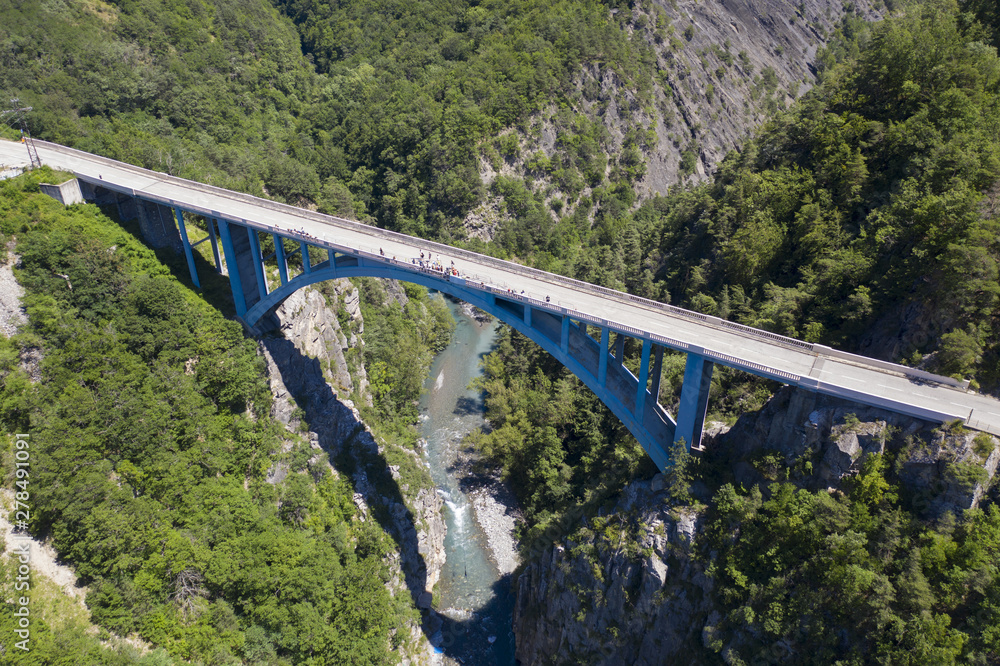 Pont de Ponsonnas - Saut à l'élastique Photos | Adobe Stock