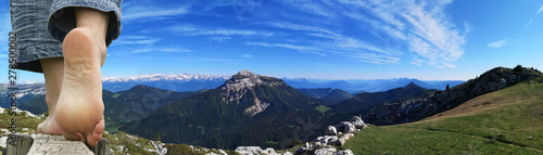 randonnée pieds nus en montagne - alpage du charmant som en chartreuse © minicel73