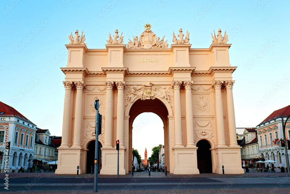 Obraz premium Brandenburg Gate a neoclassical triumphal arch