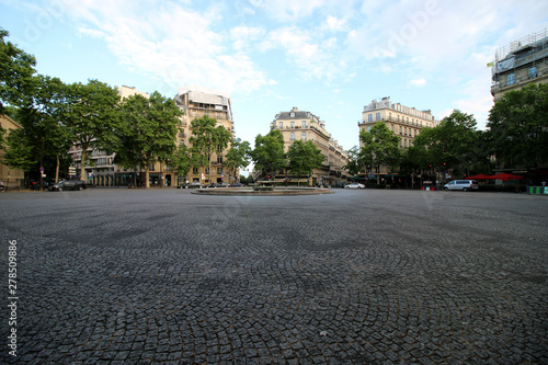 Fototapeta Naklejka Na Ścianę i Meble -  Paris - Place Victor Hugo