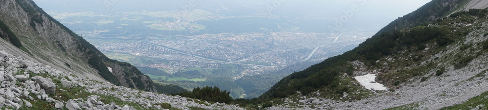 Innsbruck und Berglandschaft