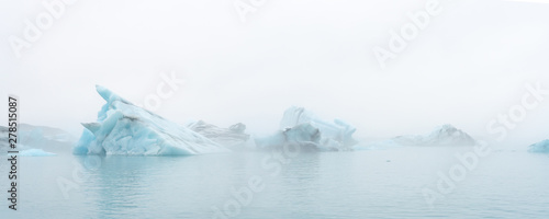 Billede på lærred Melting glaciers in the northern ocean