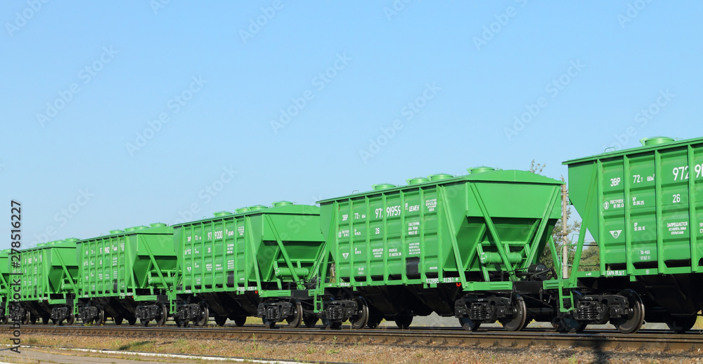 Freight rail cars for the transport of bulk cargo (hopper) Freight rail cars for the transport of bulk cargo (hopper)