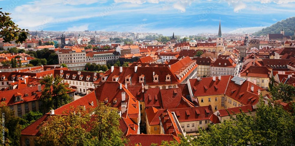 Naklejka premium Prague Skyline seen from Petrin Hill