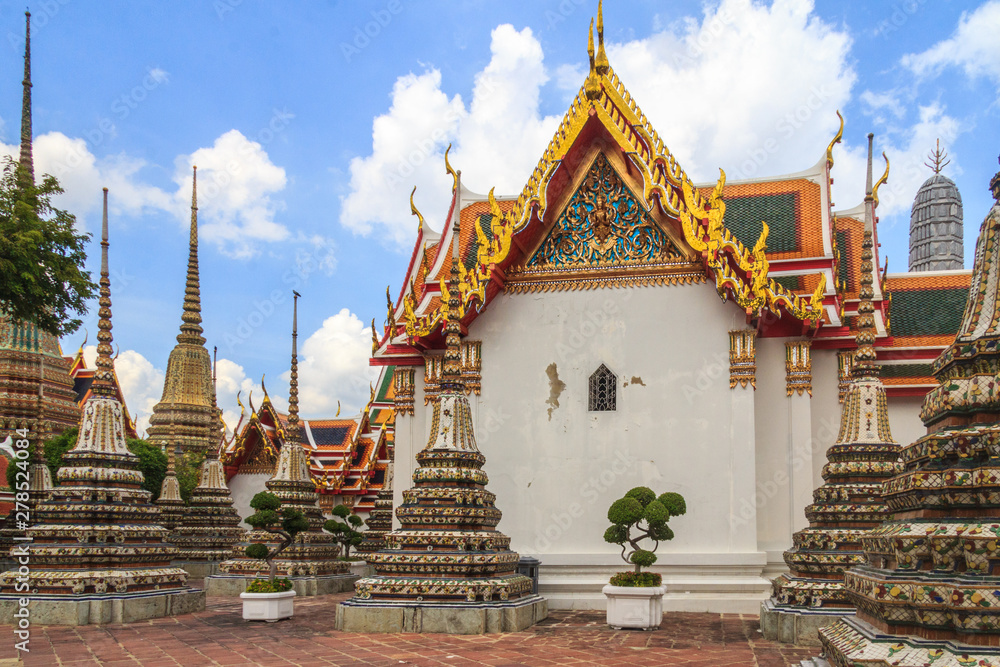 Fototapeta premium Stupas in Wat Pho