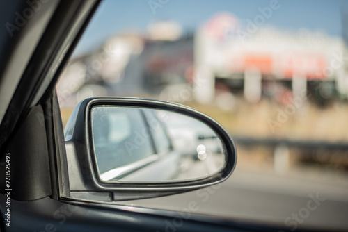 Espejo retrovisor de coche © Irene Sarabia