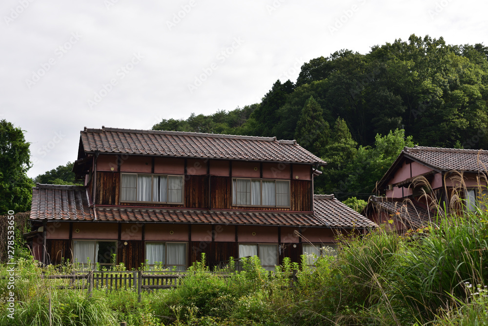 日本の山奥で見つけた古くて美しい建物