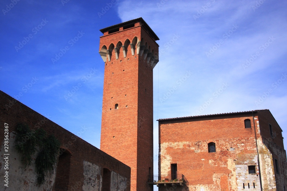 La tour Guelf de la citadelle de Pise