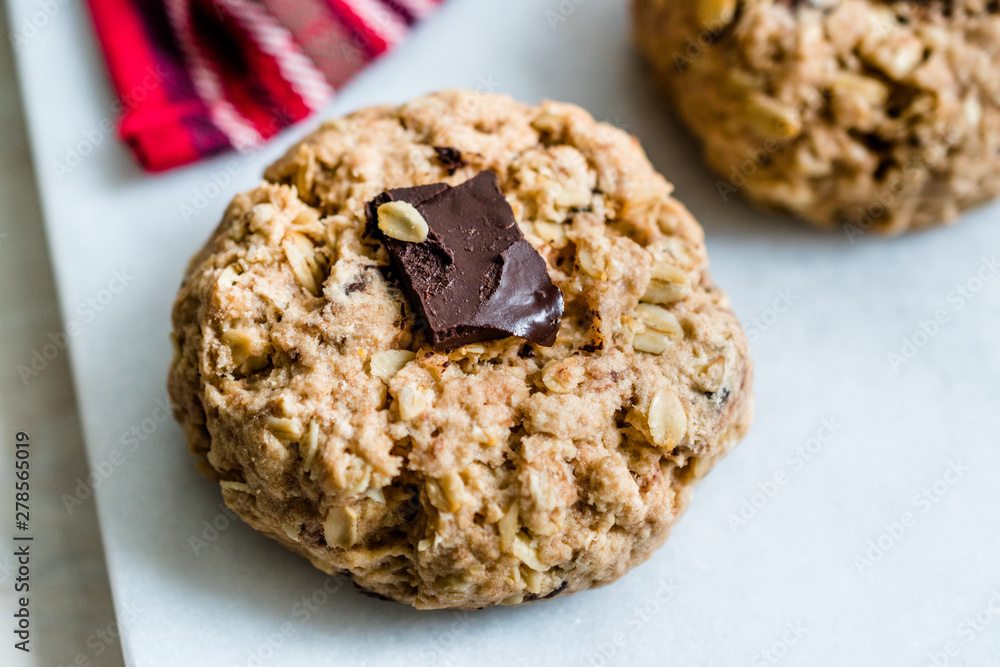 Homemade Oatmeal Cookies with Bitter Chocolate Piece Homemade Oatmeal Cookies with Bitter Chocolate Piece