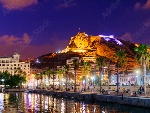 Obraz na płótnie Beautiful promenade in Alicante at night. Spain