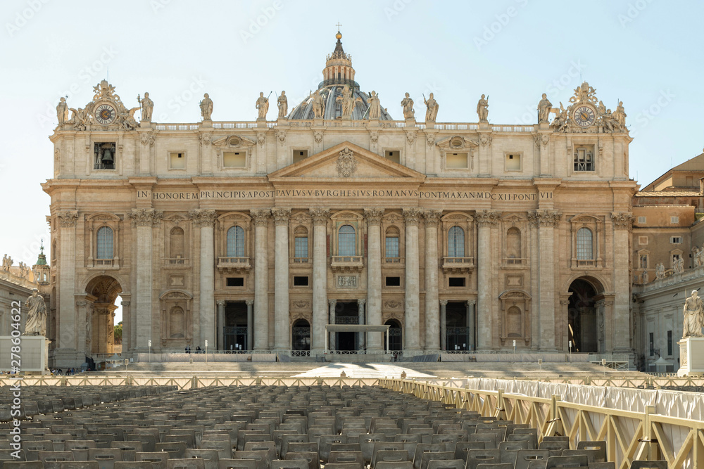 Vatican, St. Peter's Square, St. Peter's Basilica. 