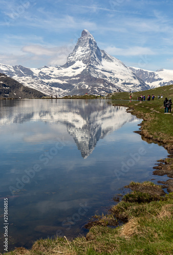 Fototapeta Naklejka Na Ścianę i Meble -  Matterhorn and Stellisee