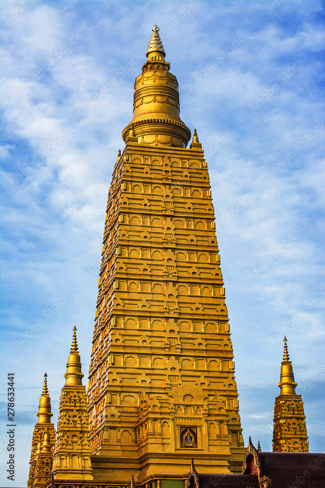 Fototapeta premium Golden Pagoda golden stupa Temple , Thailand