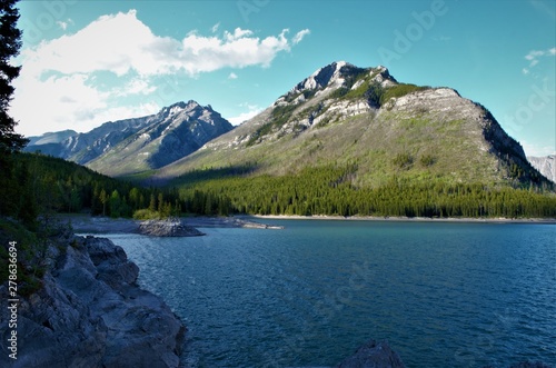 The majestic mountains, beautiful lakes and trails of the Canadian Rockies in Banff National Parks attracts outdoor adventure lovers from around the world.s