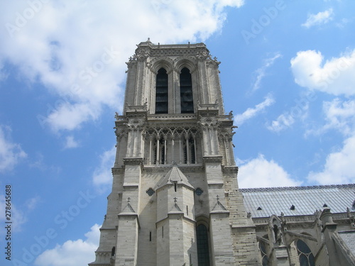 une tour de Notre Dame de Paris