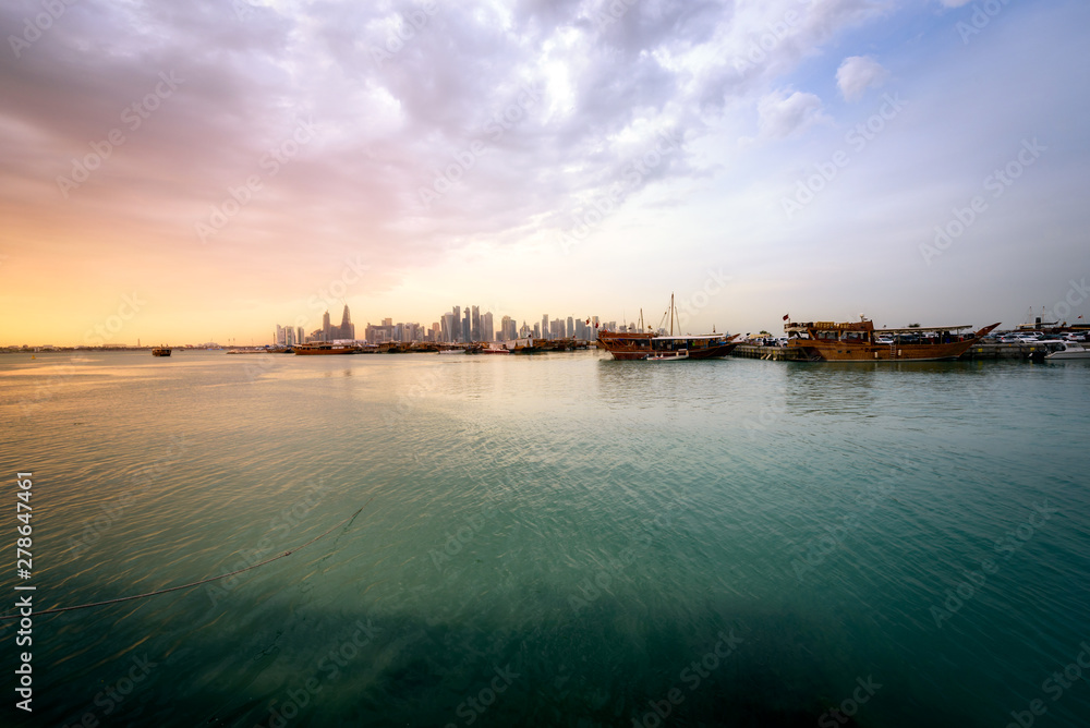 Obraz premium Panoramic view of financial center of Doha at sunset