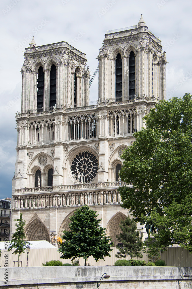 Notre Dame , París