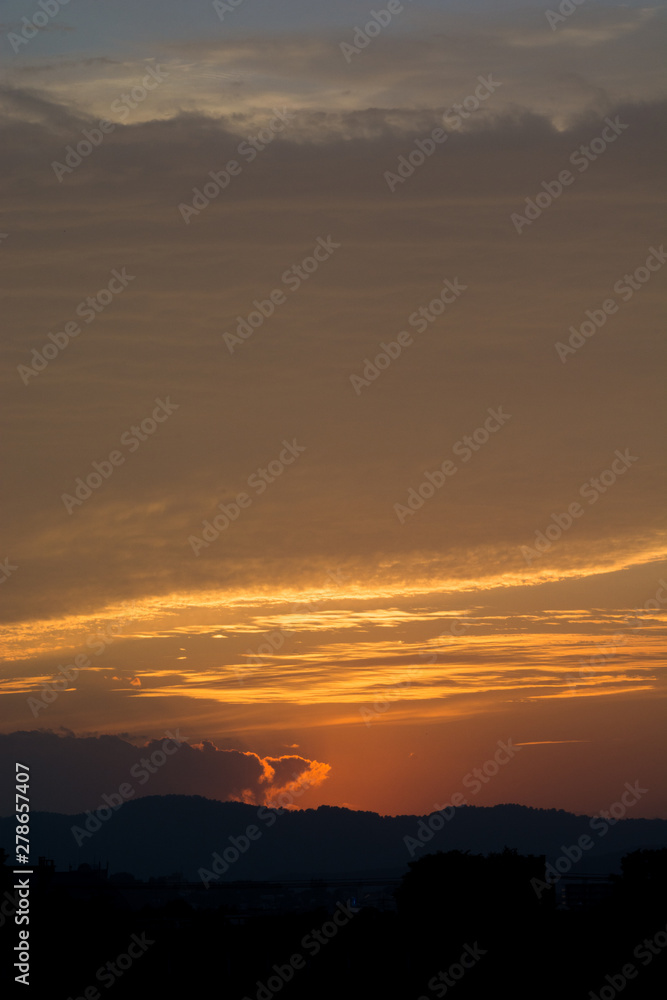 夕焼空と沈む夕陽 夕焼空と沈む夕陽