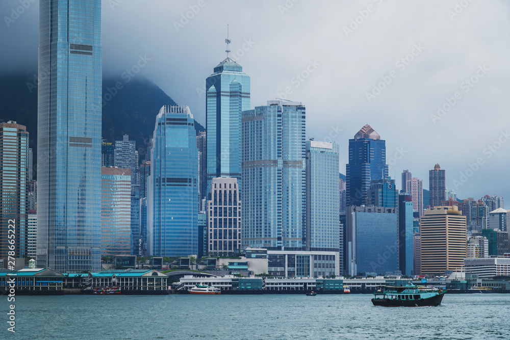 Fototapeta premium Hong Kong skyline, View From Victoria Harbour