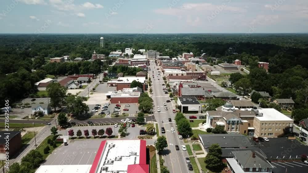 Aerial Push in to Lincoln County Courthouse in Lincolnton NC Aerial Push in to Lincoln County Courthouse in Lincolnton NC