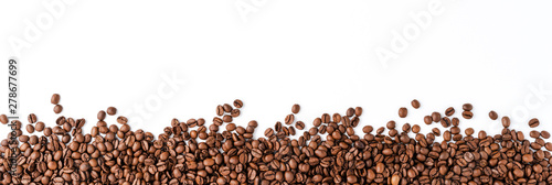 Fotomurale Coffee beans isolated on white background.