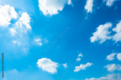 【写真素材】 青空 空 雲 夏の空 背景 背景素材 7月 コピースペース