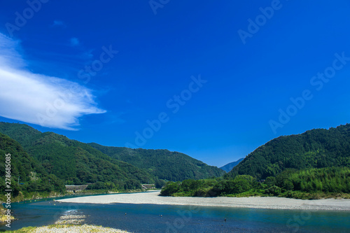 Wallpaper Mural 仁淀川の釣り人 Torontodigital.ca