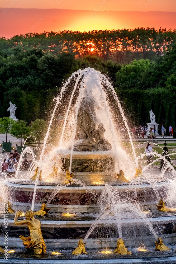 Fototapeta premium Versailles gardens with Latona fountain