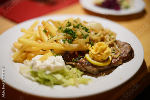 Steak mit Pommes