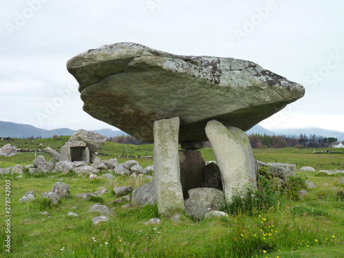 Fotografiet Kilclooney burial chamber, Donegal, Ireland