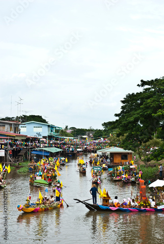 Boats on the river © Natthaphon