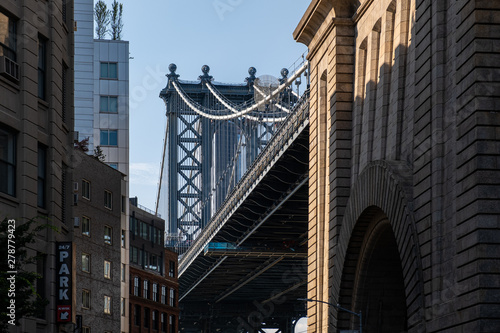 Fototapeta Naklejka Na Ścianę i Meble -  Manhattan bridge and buildings of Dumbo Brooklyn