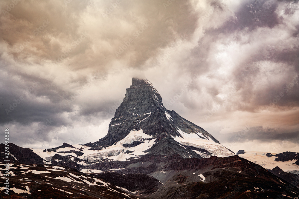 Matterhorn Zermatt in der Schweiz im Nebel